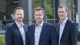 Zum 1. September hat Henk Gövert sein neues Aufgabengebiet als Geschäftsführer der Pöppelmann Holding übernommen. Damit ist das Pöppelmann-Geschäftsführungstrio komplett: Von nun an leiten die Geschäftsführer Norbert Nobbe, Matthias Lesch und Henk Gövert das Unternehmen gemeinsam.