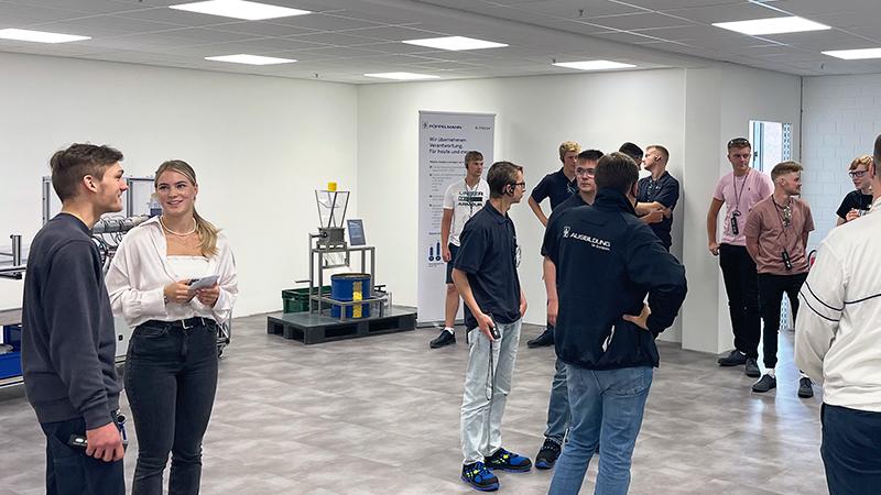 Initiative Kunststoffmobil wird vorgestellt. klinke-tag-der-ausbildung-1.jpg