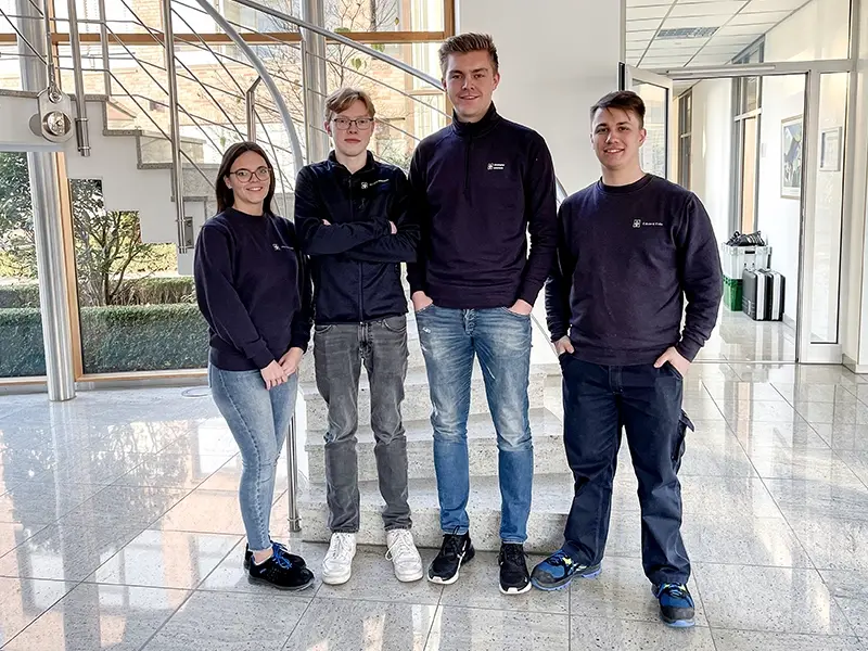 Unser Konstruktions-Team vom Kunststoffmobil Unser Konstruktions-Team vom Kunststoffmobil