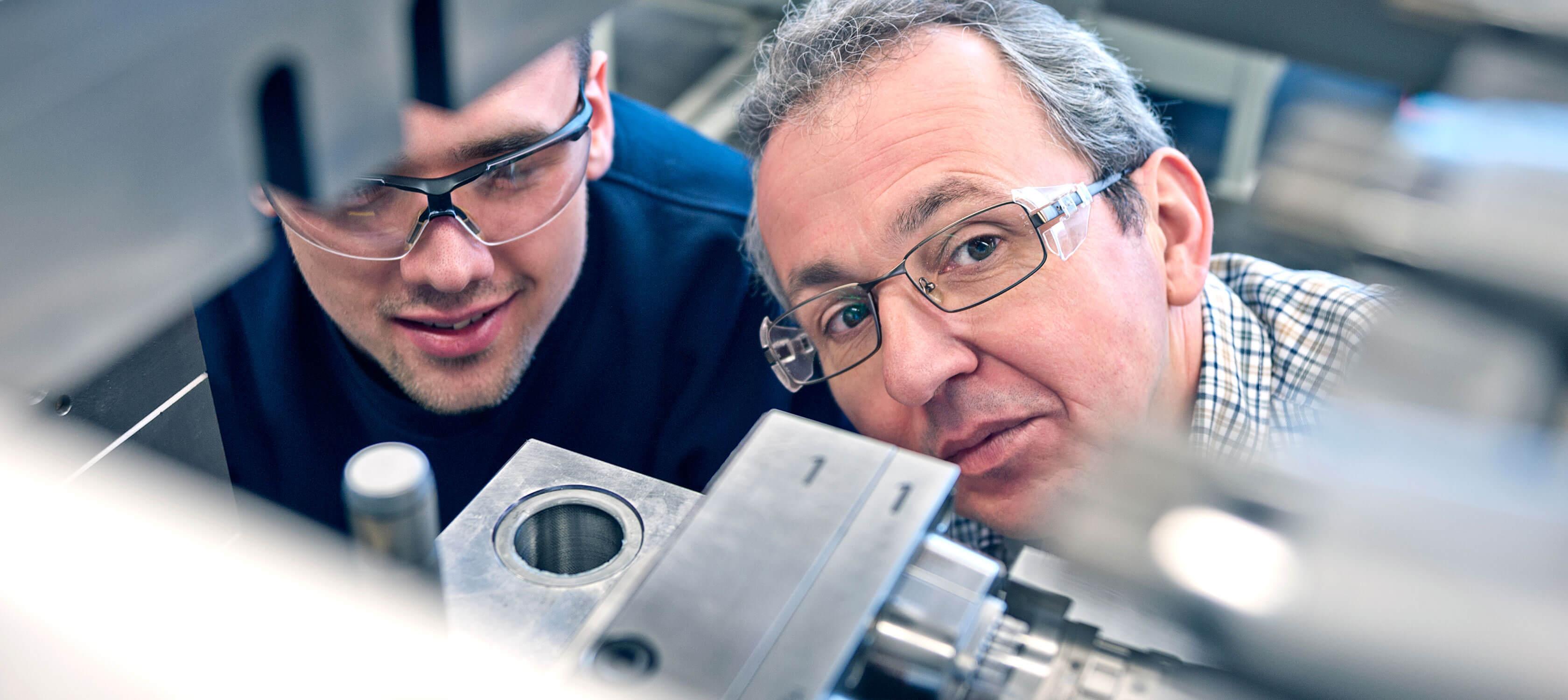 About us Tool machine, trainee